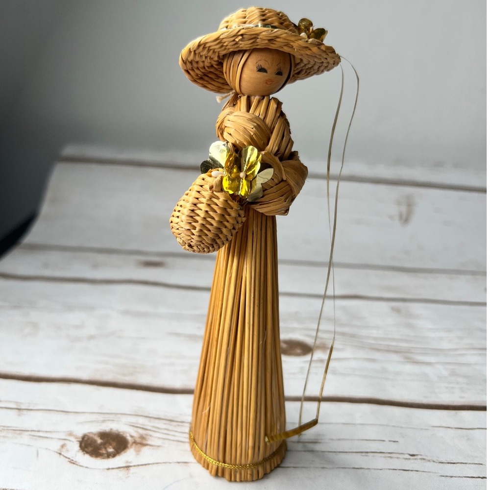Straw Doll Ornament Tan Gold Vintage Folk Art Woven Figure 6.5in